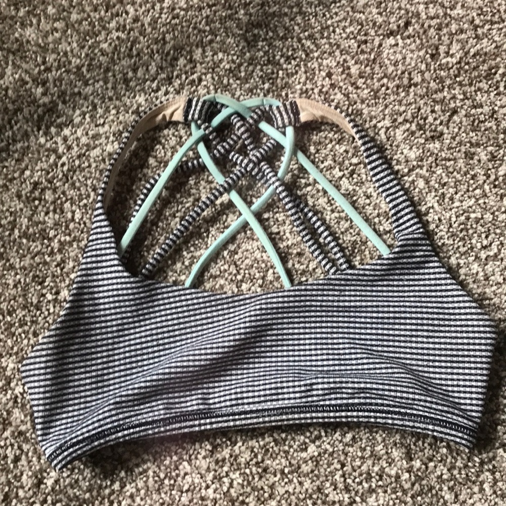 Lululemon free to be wild* sports bra size 4